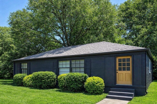 Building Photo - 1860 Tiger Flowers Dr NW