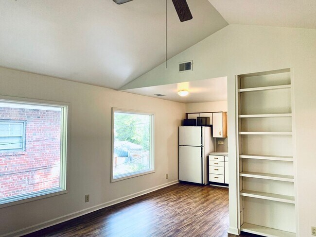 Building Photo - 1243 Cherokee Road- Carriage House (Highla...