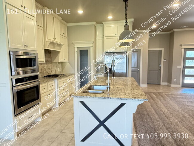 Building Photo - 1613 Fulwider Ln