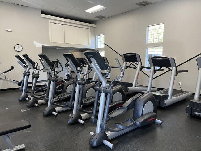 Building Photo - Welcome to this beautifully remodeled sing...