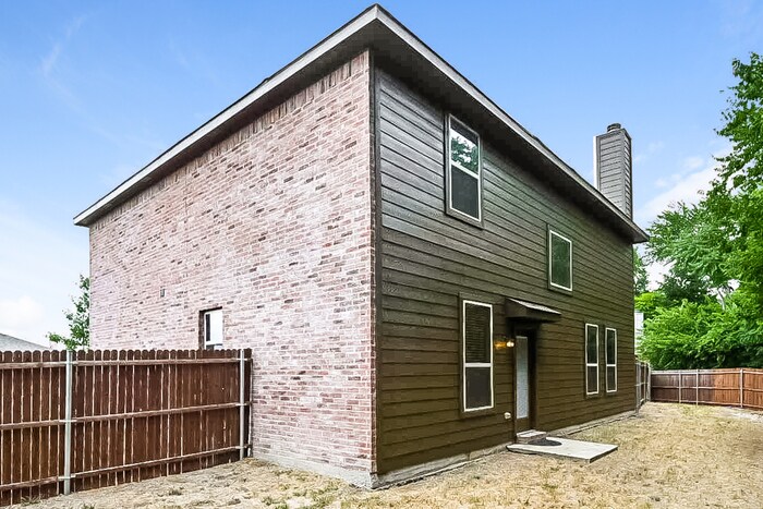 Building Photo - 1510 Kensington Pl