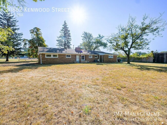 Building Photo - 20862 Kenwood St