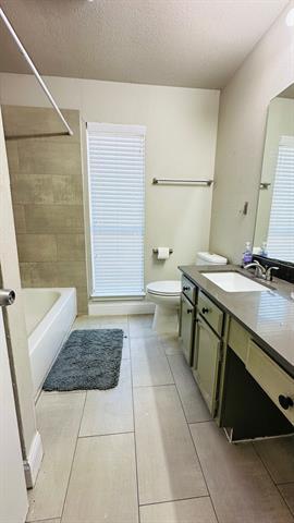 Building Photo - 813 Sandhurst Dr