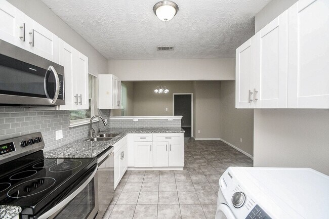 Building Photo - 4137 Galesburg St