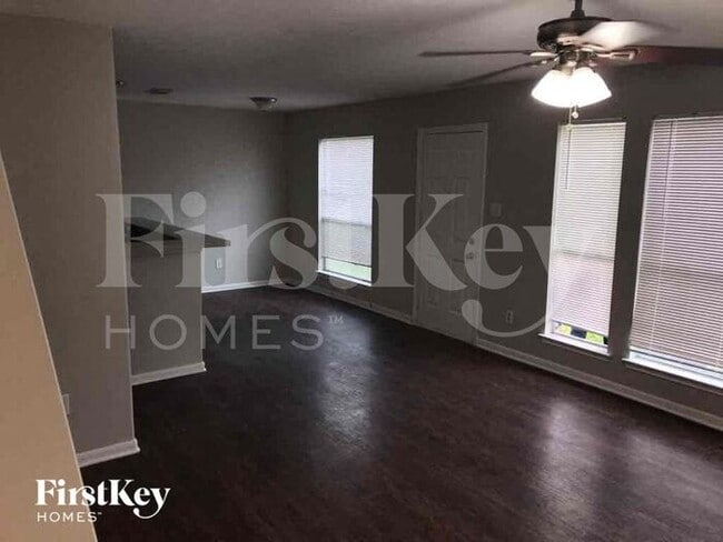Building Photo - 17919 Greenbriar Park Dr