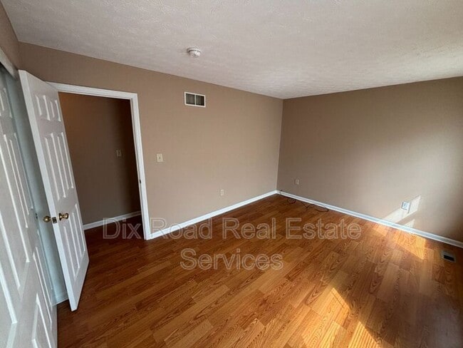Building Photo - 1194 Poplar Hill Dr