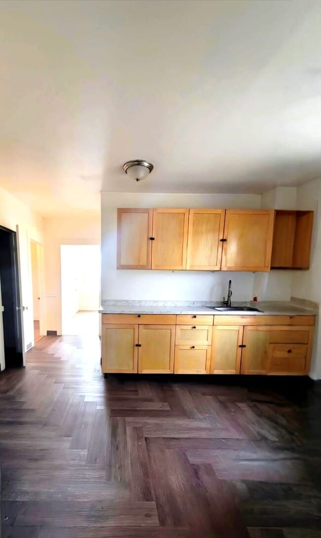 Building Photo - 29 125th St