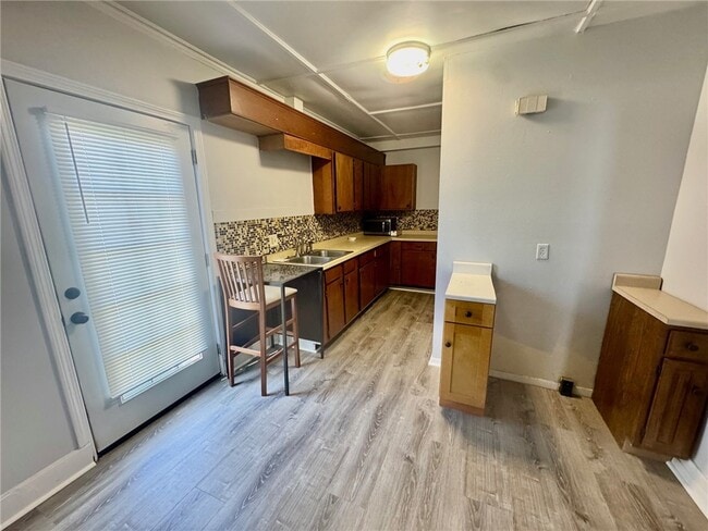 Building Photo - 113 W Main St