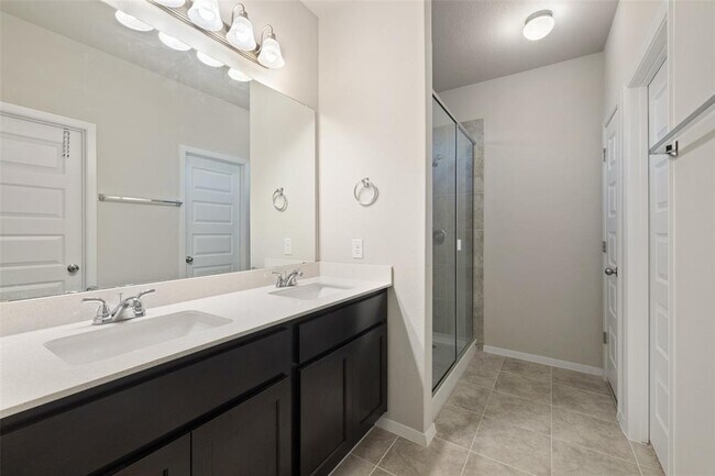 Building Photo - 408 Black Opal Dr