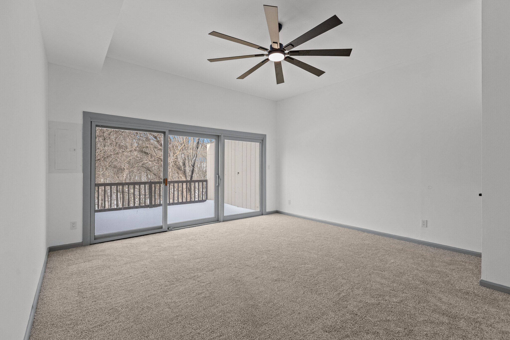 Building Photo - 546 Carriage Cir