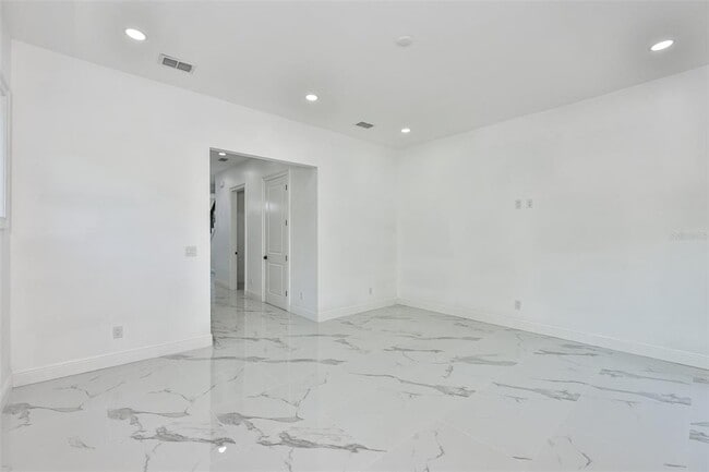 Building Photo - 2816 Corrine St
