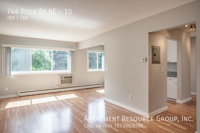 Building Photo - 744 Polk St NE