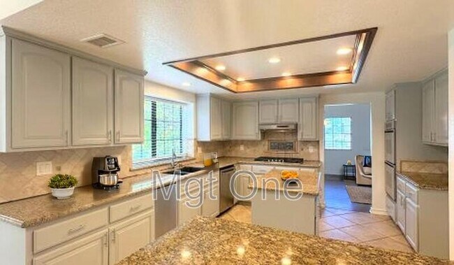 Building Photo - 1294 Baylor Pl