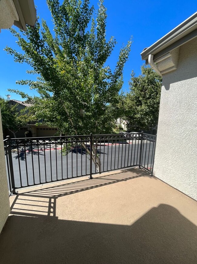 Building Photo - HAMPTON VILLAGE - 2 BR / 2 BA CONDO AVAILABLE NOW!
