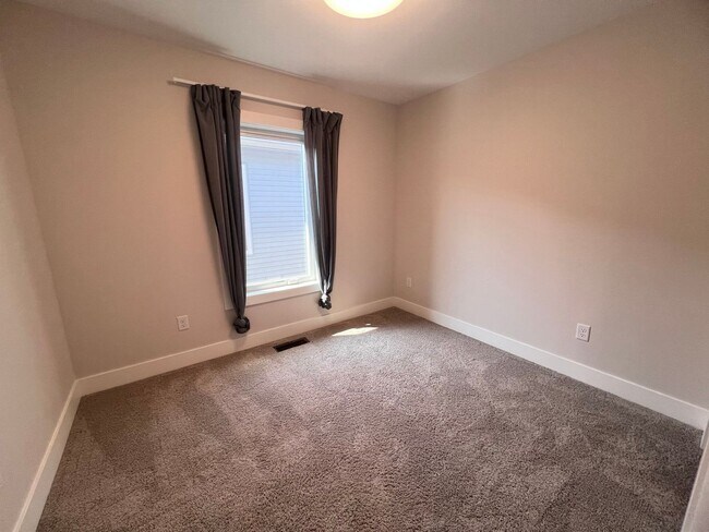 Building Photo - Two Bedroom Condo on Lookout Hill in Grand...
