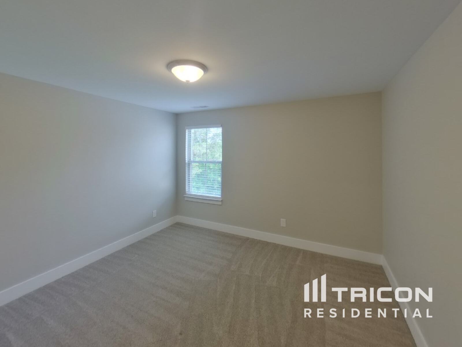 Building Photo - 404 Charity Ln