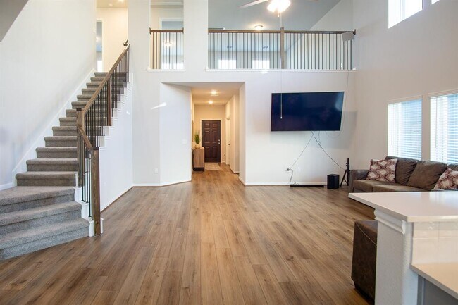 Building Photo - 130 Yellowstone Dr