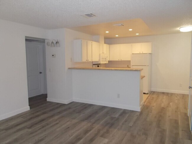 Building Photo - 2732 Alicialynn Way