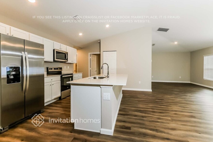 Building Photo - 4532 SW Floral St