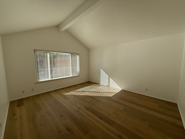 Building Photo - 2441 Iron Ridge Ct