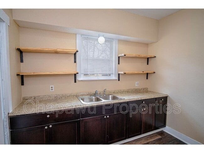 Building Photo - 1101 Gibbs St