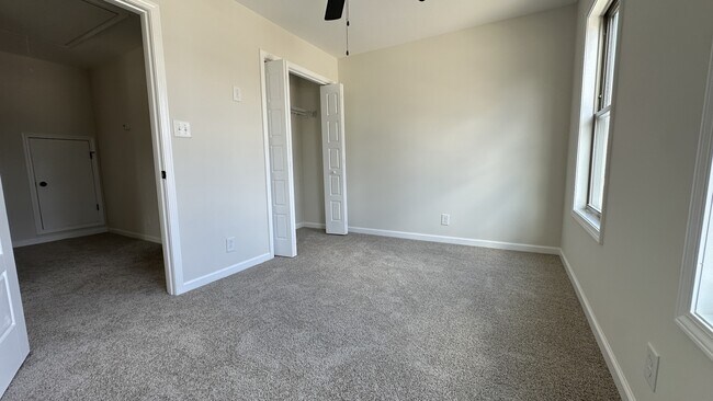 Building Photo - 155 Waterwheel Cir