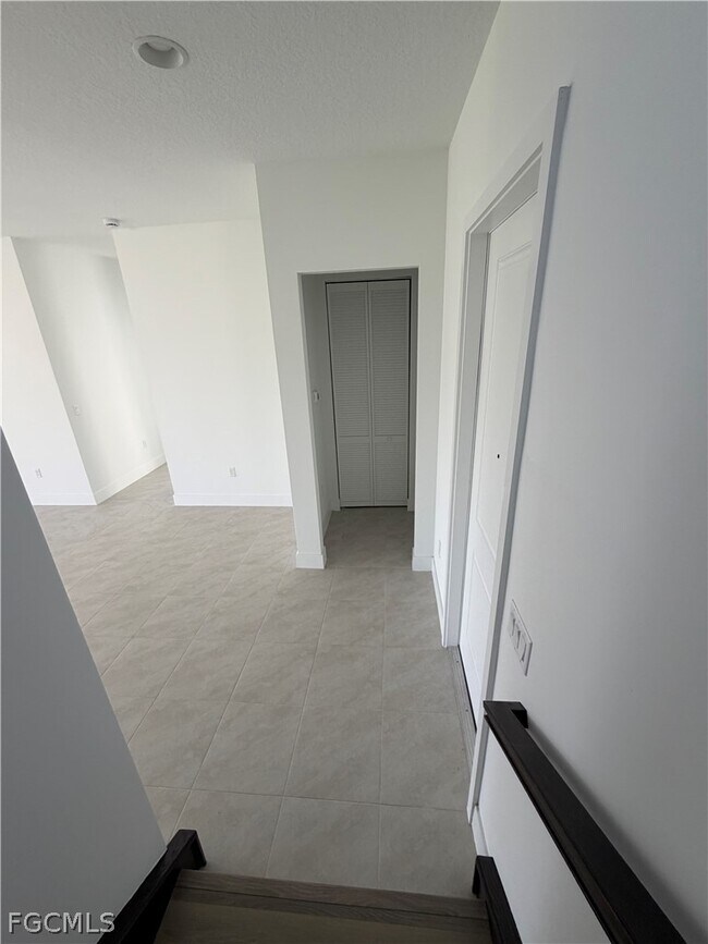 Building Photo - 5166 Julienne Rd