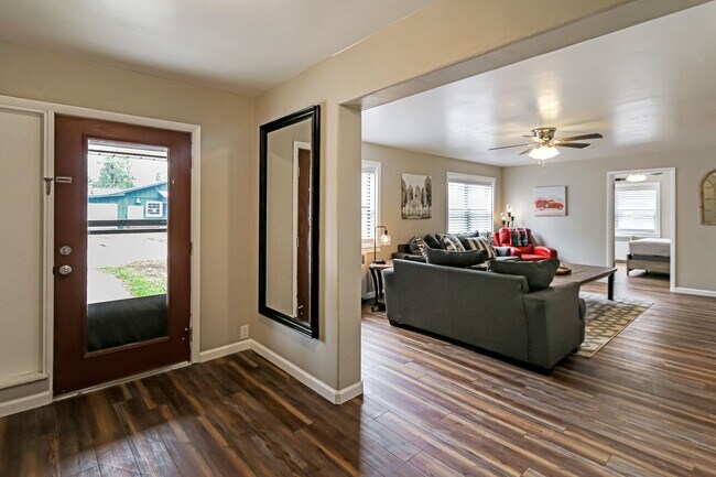 Building Photo - 62 Curlew Pl
