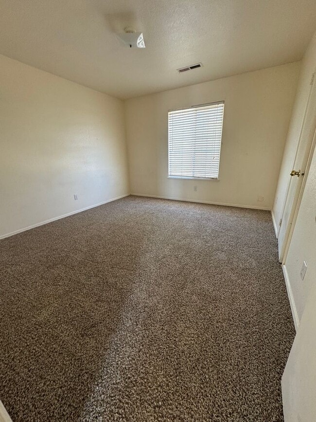 Building Photo - Madera Home