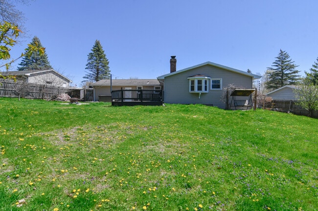 Building Photo - 981 Hillcrest Heights