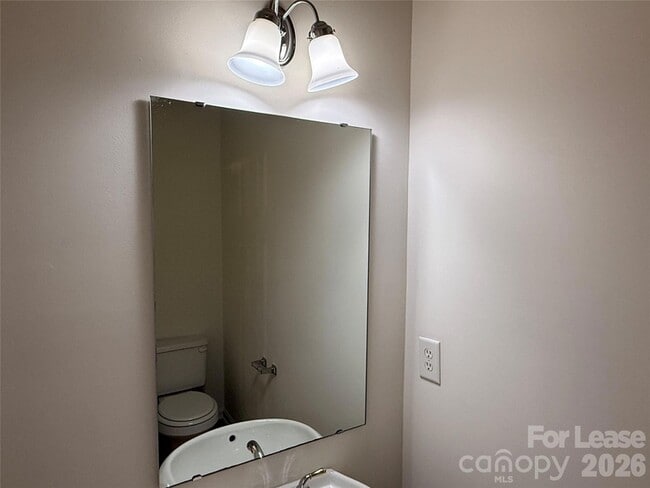Building Photo - 6918 Creft Cir