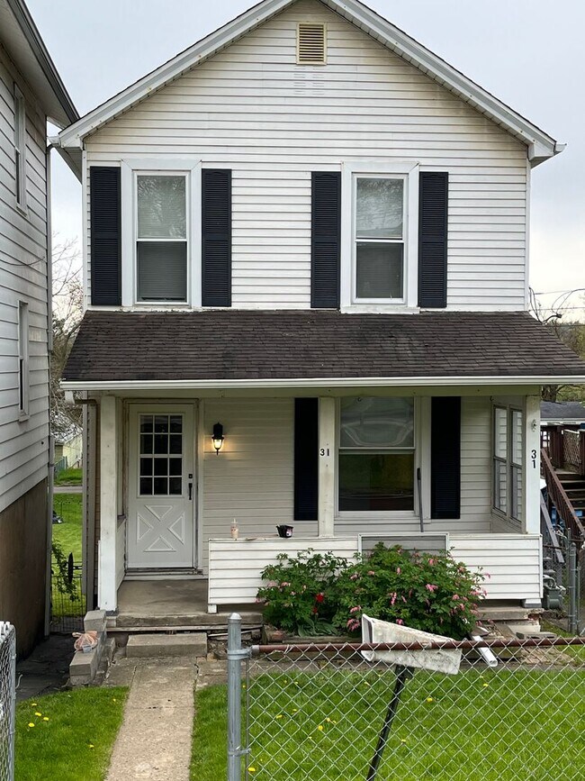 Building Photo - Updated 2 Bedroom 1 Bath in Trinity School District