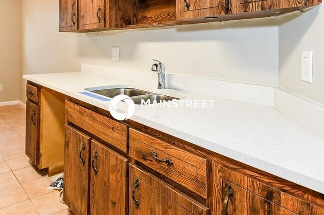 Building Photo - 3 Bedroom Pet-Friendly Home in Jacksonville, FL with Main Street Renewal