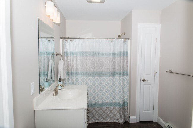 Building Photo - Fox Ridge Crossing 3