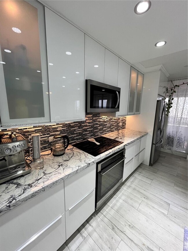 Building Photo - 300 Three Islands Boulevard