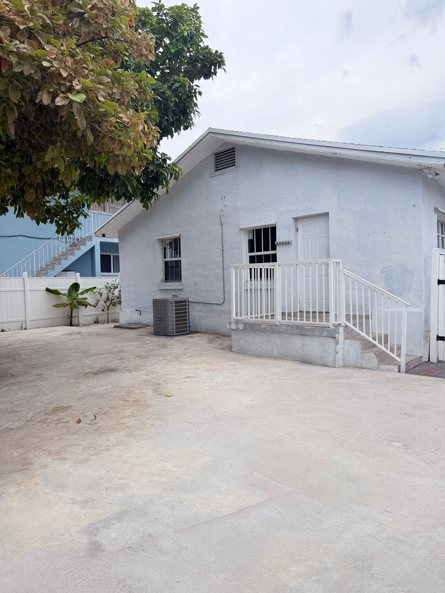 Building Photo - 753 NW 22nd Ct