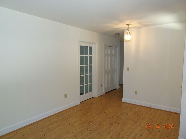 Building Photo - 1350 Jamestown Rd