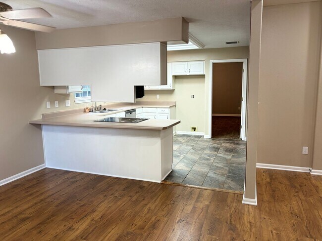 Building Photo - 3 Bedroom All Brick Home Southwest Springf...