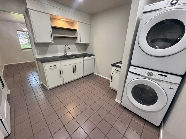 Building Photo - 18135 Serenity Way