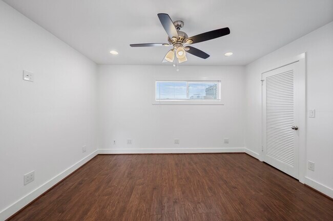 Building Photo - 234 Westheimer Rd