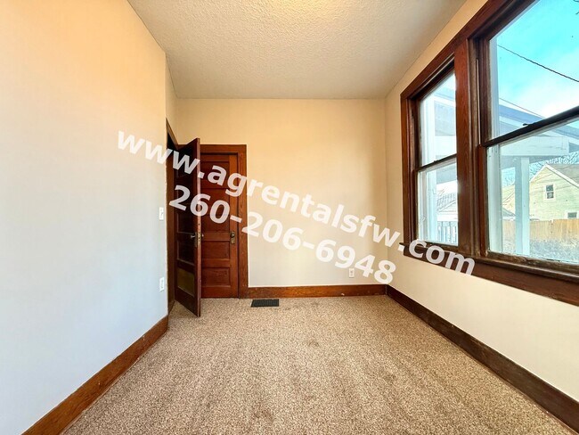 Building Photo - 2921 Broadway