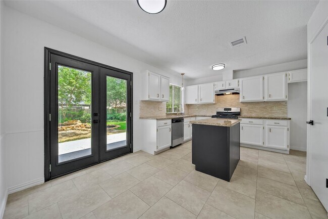 Building Photo - 43 E Lance Leaf Rd