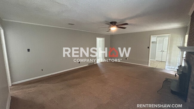 Building Photo - 4644 Benoit Dr