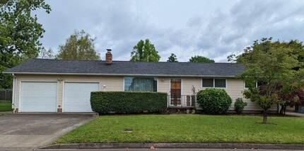 Building Photo - 3-Bedroom, 1-Bath Home Near River Road In ...