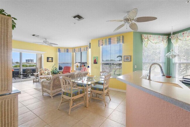 Building Photo - 438 Bouchelle Dr