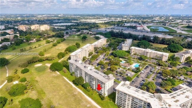 Building Photo - 2671 S Course Dr