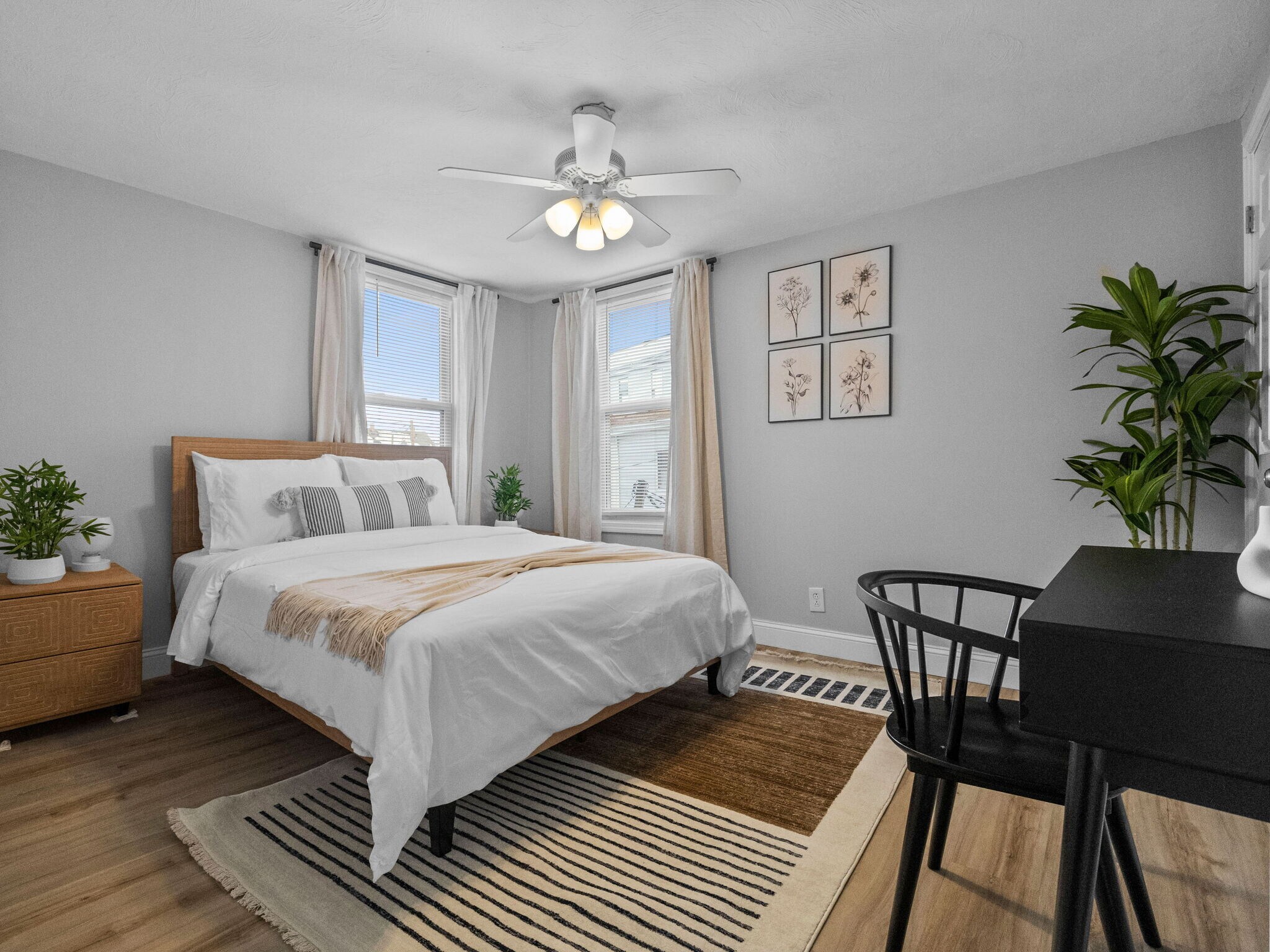 Building Photo - 168 School St