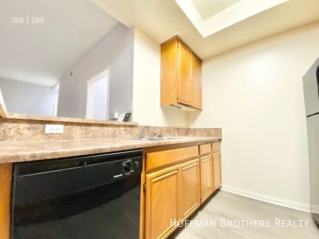 Building Photo - 3625 Jasmine Ave