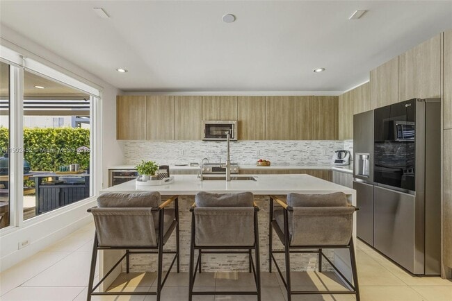 Building Photo - 10359 NW 67th Terrace