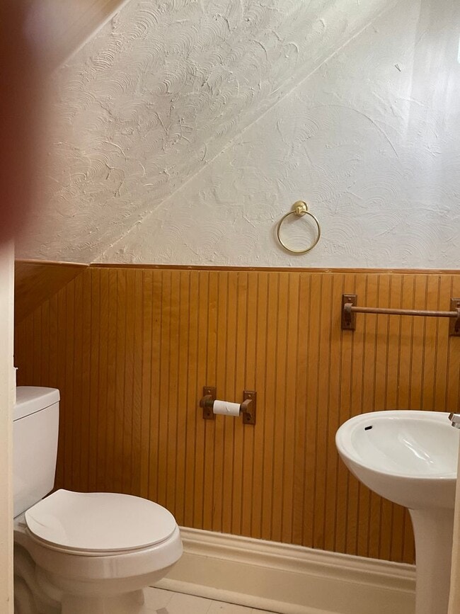 Building Photo - 229 Cocoa Ave